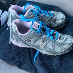 New Balance Women's Gray and Pink Athletic Shoes